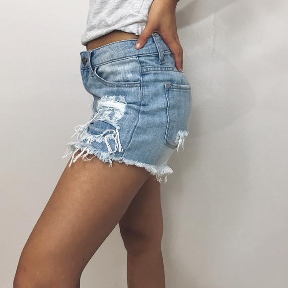 🆕 Victoria - Tomgirl Distressed Denim Shorts - Picture 4 of 5